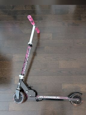 NEW Street Runner Folding kick Scooter, Youth